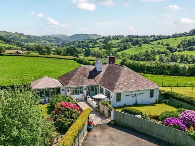 Bungalow for sale in Llanfyllin, Pen-y-garnedd