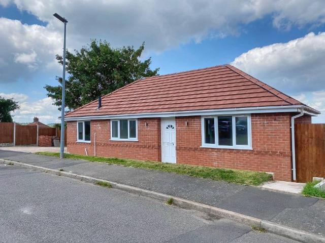 Bungalow for sale in Tividale, White Cross