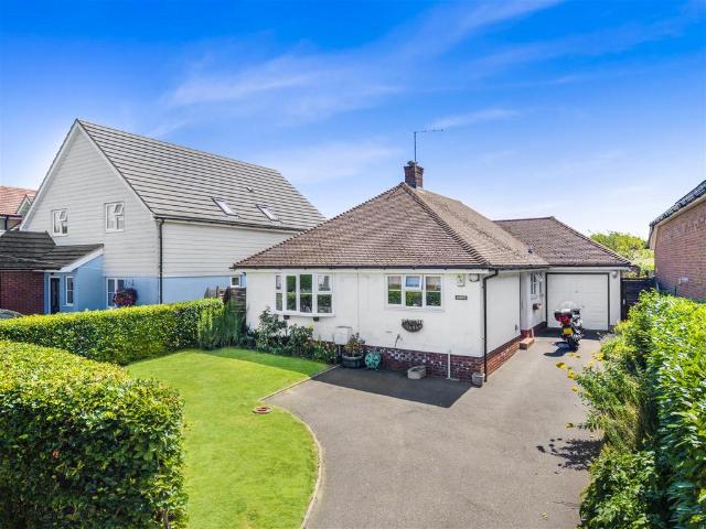 Bungalow for sale in Duton Hill, Essex