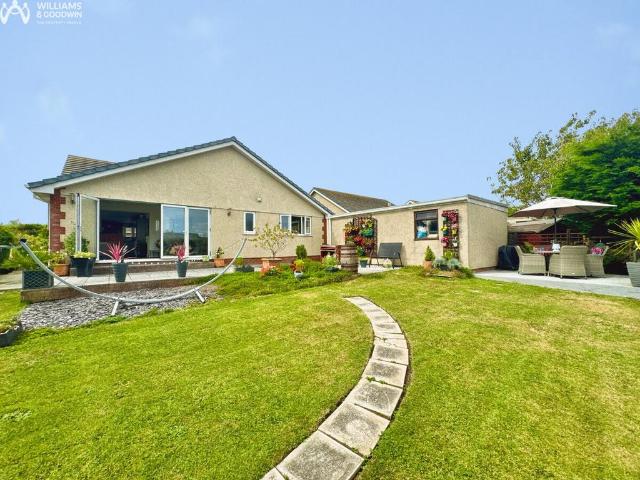 Bungalow for sale in Porth-y-Felin, Holyhead