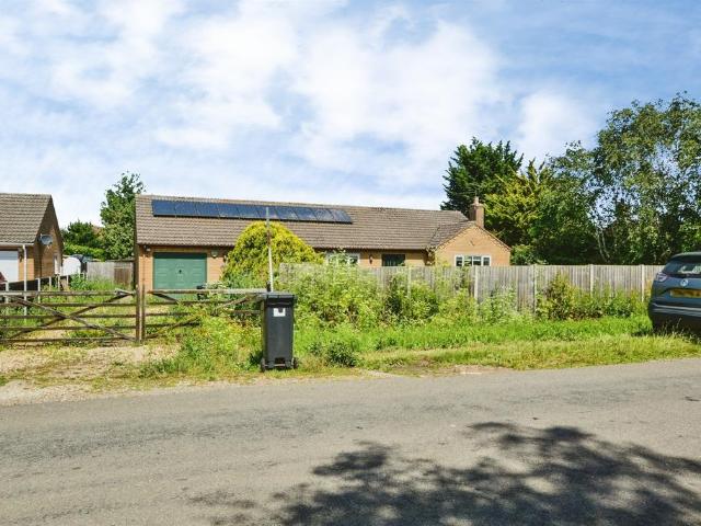 Bungalow for sale in Belleau, Lincolnshire