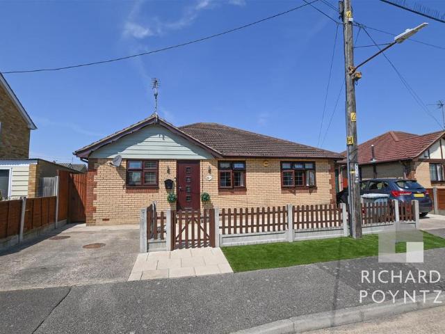 Bungalow for sale in Leigh Beck, Essex