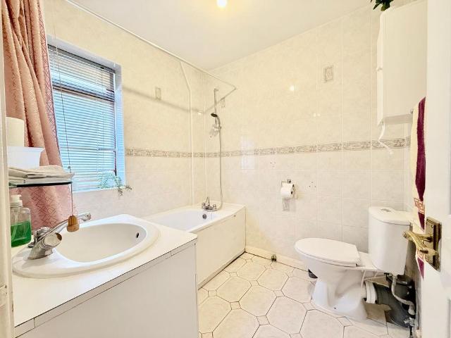 Bungalow for sale in Warden Hill, Luton