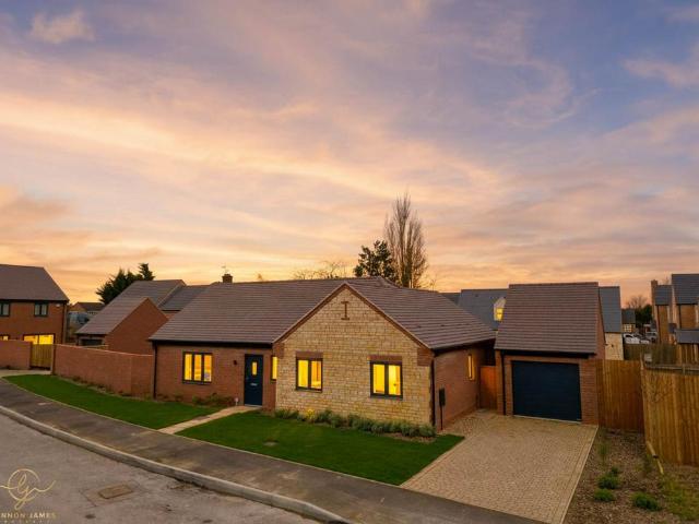 Bungalow for sale in Coates, Four Gotes