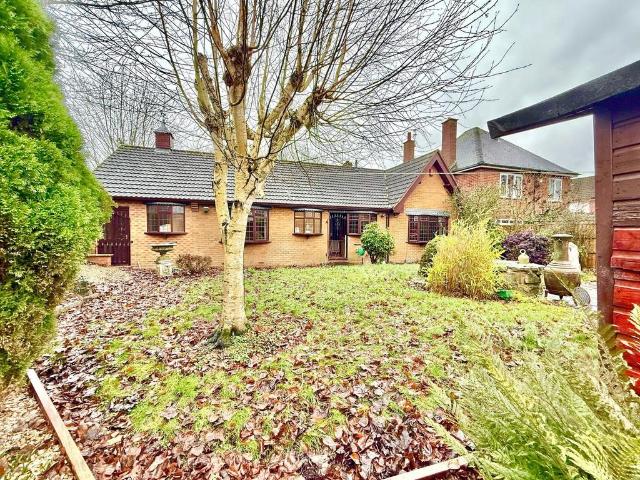 Bungalow for sale in Gornal Wood, Coseley