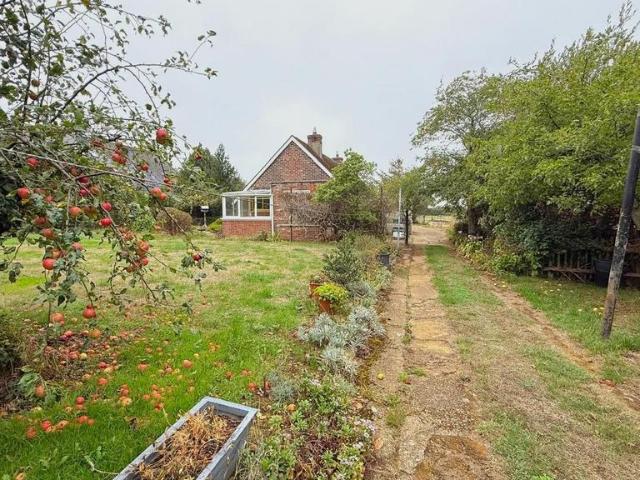 Bungalow for sale in Winford, Newchurch