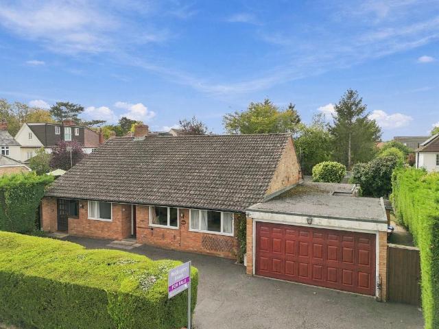 Bungalow for sale in Hitchin, North Hertfordshire
