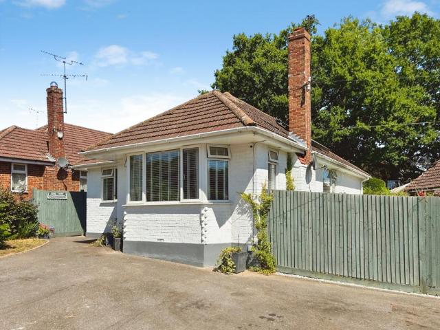 Bungalow for sale in Bridgefield, Kent