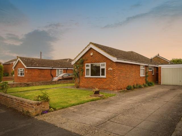 Bungalow for sale in Bedgrove, Aylesbury