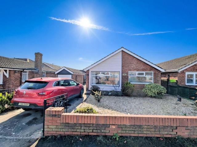 Bungalow for sale in Holton le Clay, East Lindsey
