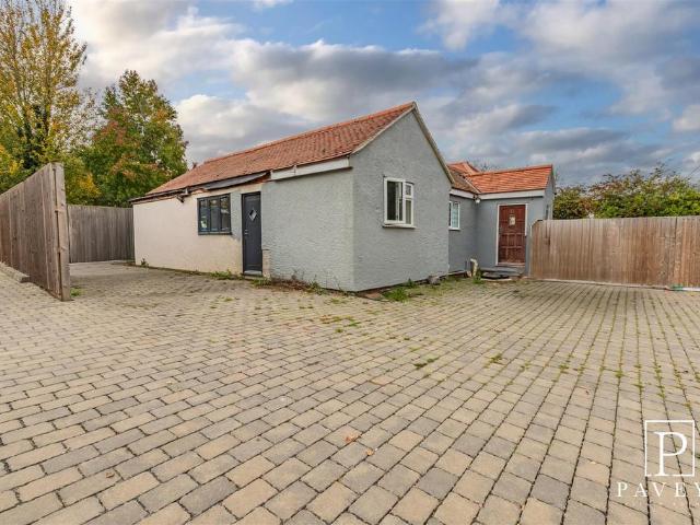 Bungalow for sale in Frinton and Walton, Dale Hill
