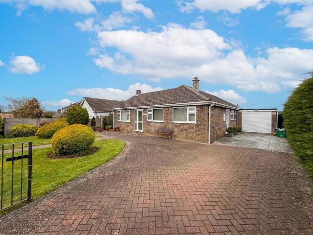 Bungalow for sale in Barholm, Lincolnshire