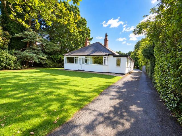 Bungalow for sale in Edenthorpe, South Yorkshire