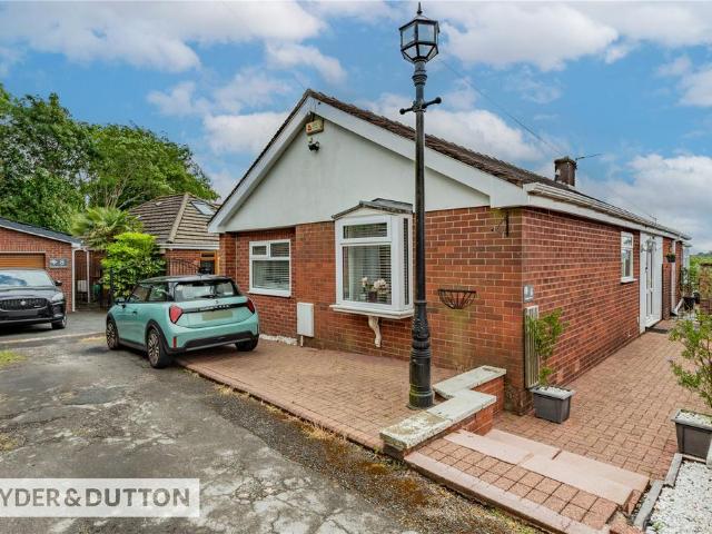 Bungalow for sale in Shaw and Crompton, Pendock