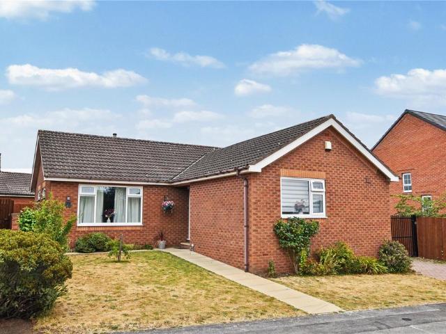 Bungalow for sale in Tingley, West Yorkshire