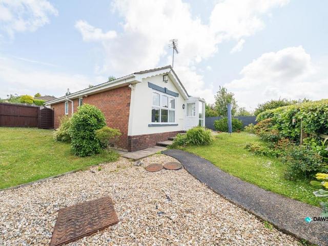 Bungalow for sale in Three Crosses, Wales