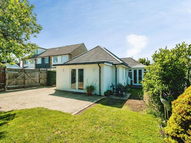 Bungalow for sale in Fishersgate, West Sussex