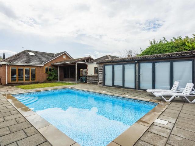 Bungalow for sale in Boston Spa, West Yorkshire