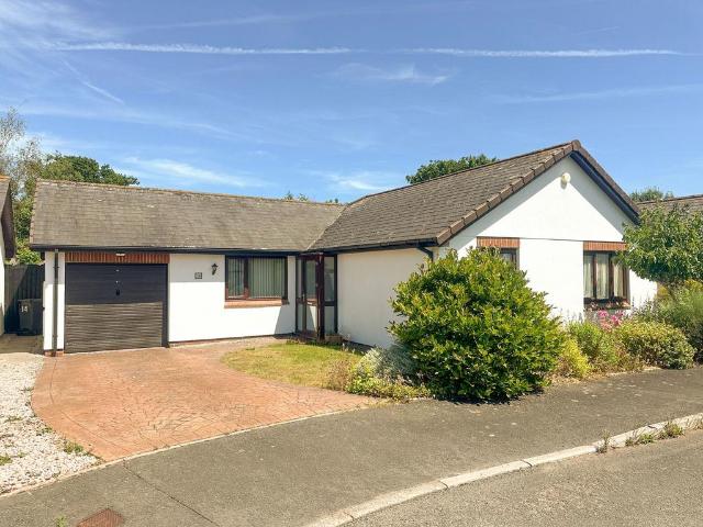 Bungalow for sale in Strode, Devon