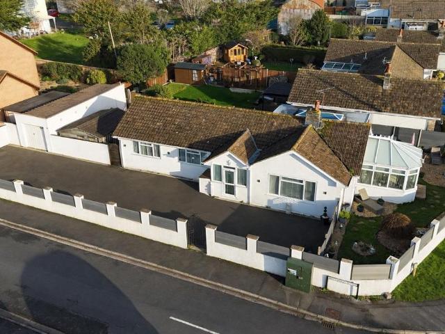 Bungalow for sale in Locking Parklands, Locking