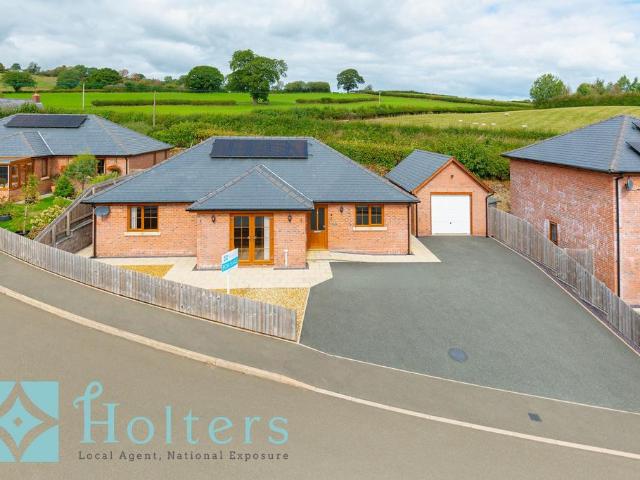 Bungalow for sale in Trefeglwys