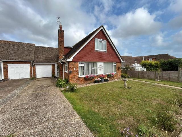Bungalow for sale in Little Common, Heathlands