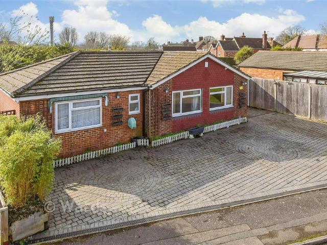 Bungalow for sale in Midway, Kent