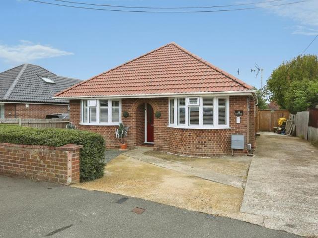 Bungalow for sale in Thornhill, City Of Southampton