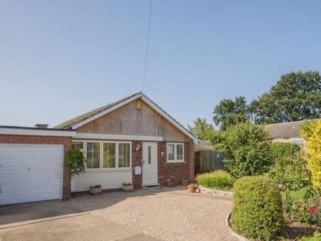House for sale in Froggatt, East Midlands