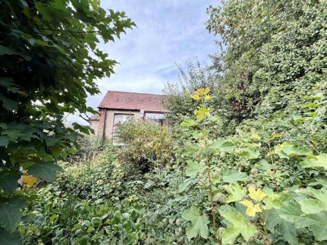 Bungalow for sale in The Butts, Kent