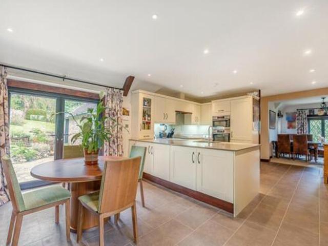 House for sale in Hillview, Surrey