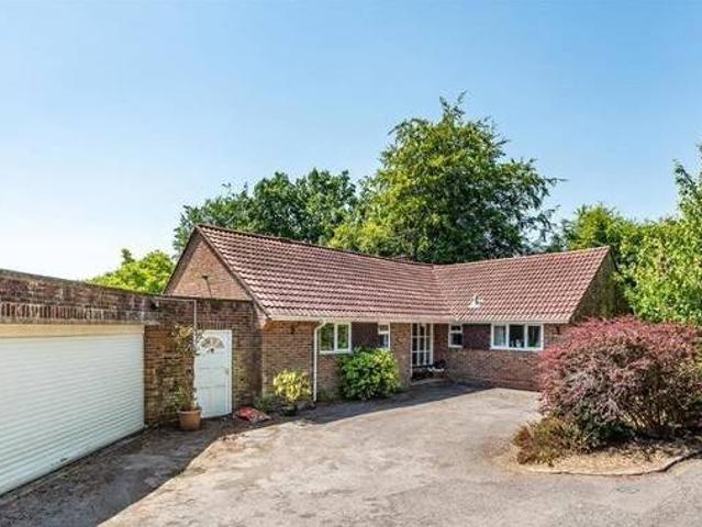 House for rent in Surrey