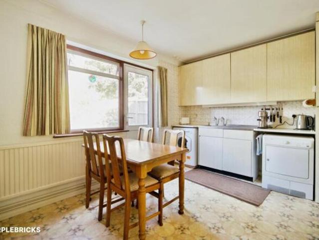 Bungalow for sale in Cat Hill, England