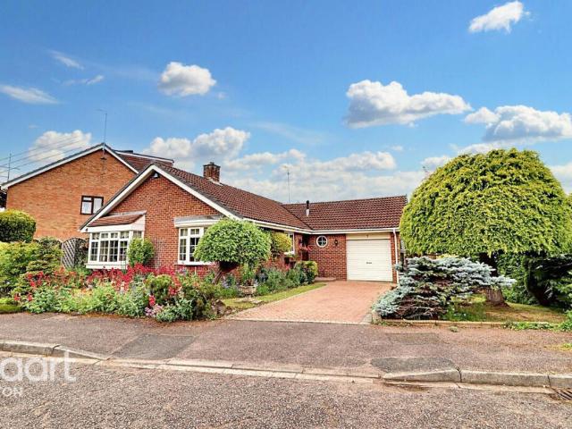 Bungalow for sale in Luton