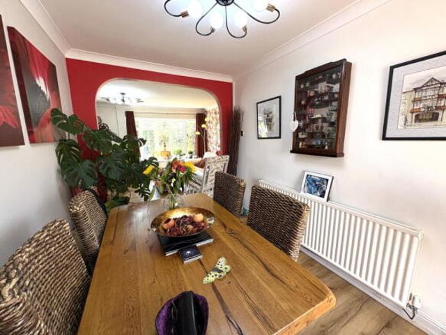 Bungalow for sale in Dunvant, Wales
