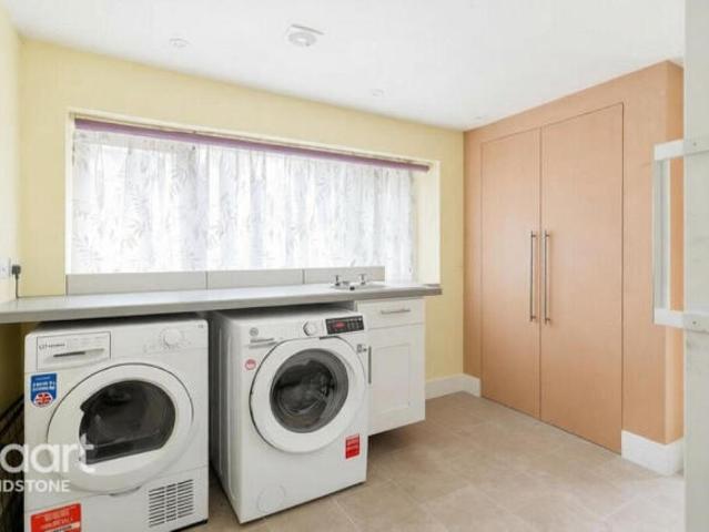 Bungalow for sale in Midway, Kent