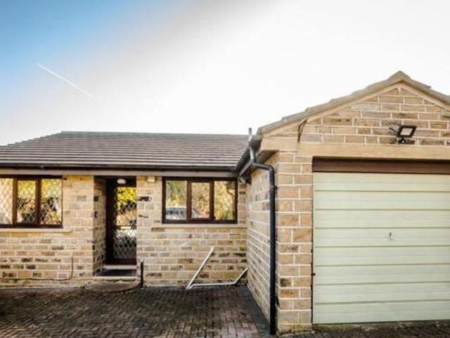 House for sale in Huddersfield, West Yorkshire