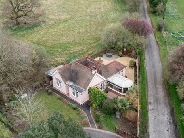 House for sale in Halesowen, West Midlands