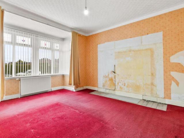 Bungalow for sale in Clarkston, Scotland