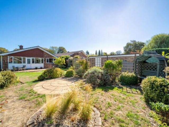 Bungalow for sale in East Oakley, Basingstoke and Deane