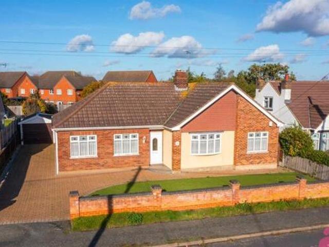 House for sale in Laindon, Essex