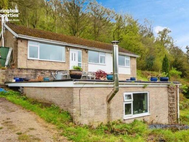 House for sale in Froggatt, East Midlands