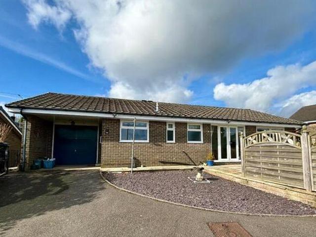 House for sale in Froggatt, East Midlands