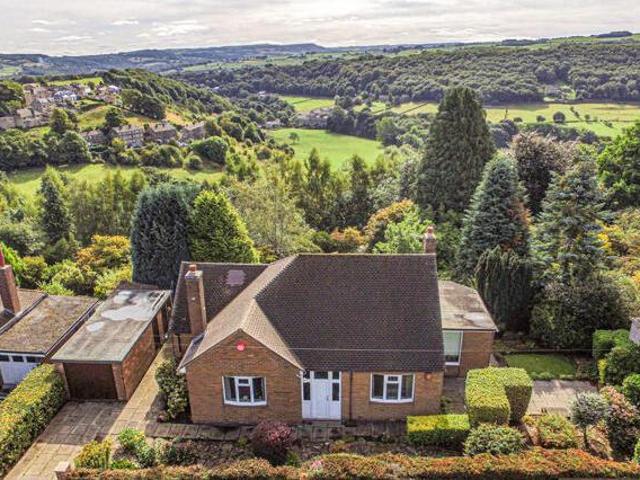 House for sale in Huddersfield, West Yorkshire