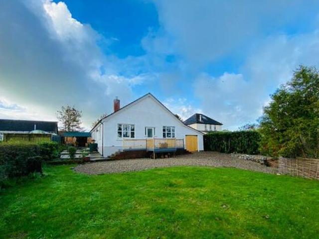 House for sale in Newcastle Emlyn, Sir Gaerfyrddin / Carmarthenshire