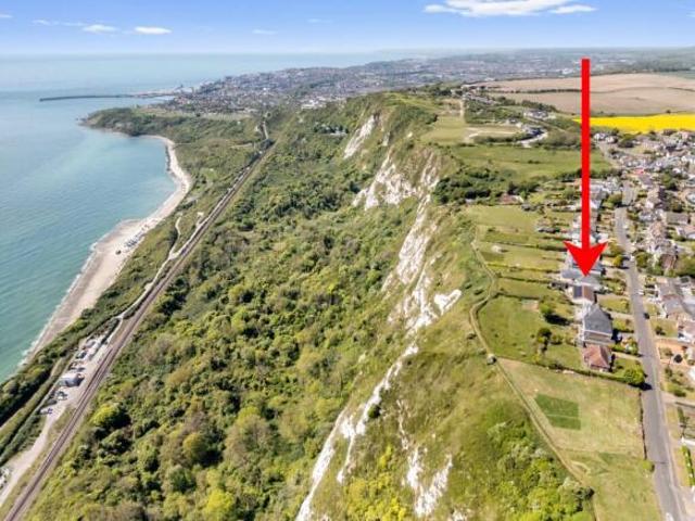 Bungalow for sale in Ash, Kent