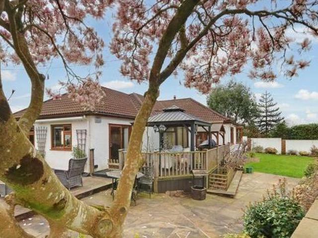 House for sale in Bromsberrow Heath, Gloucestershire