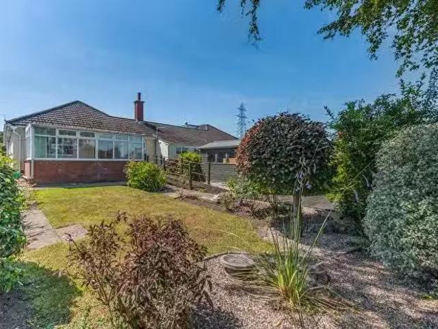 House for sale in Garden City