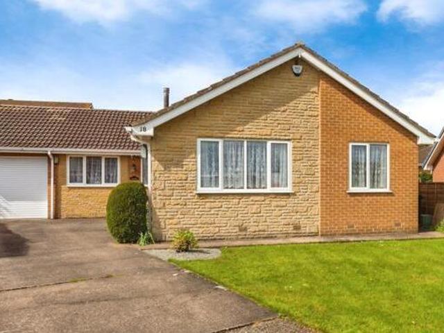 House for sale in Pogmoor, South Yorkshire