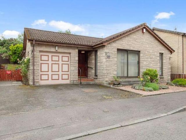 House for sale in Redding